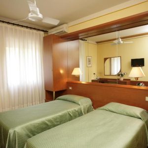 hotel_ezzelino_san_zenone_degli_ezzelini_treviso_camera_matrimoniale_07
